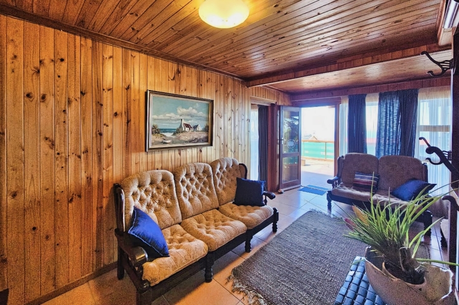 4 Bedroom Property for Sale in Herolds Bay Western Cape